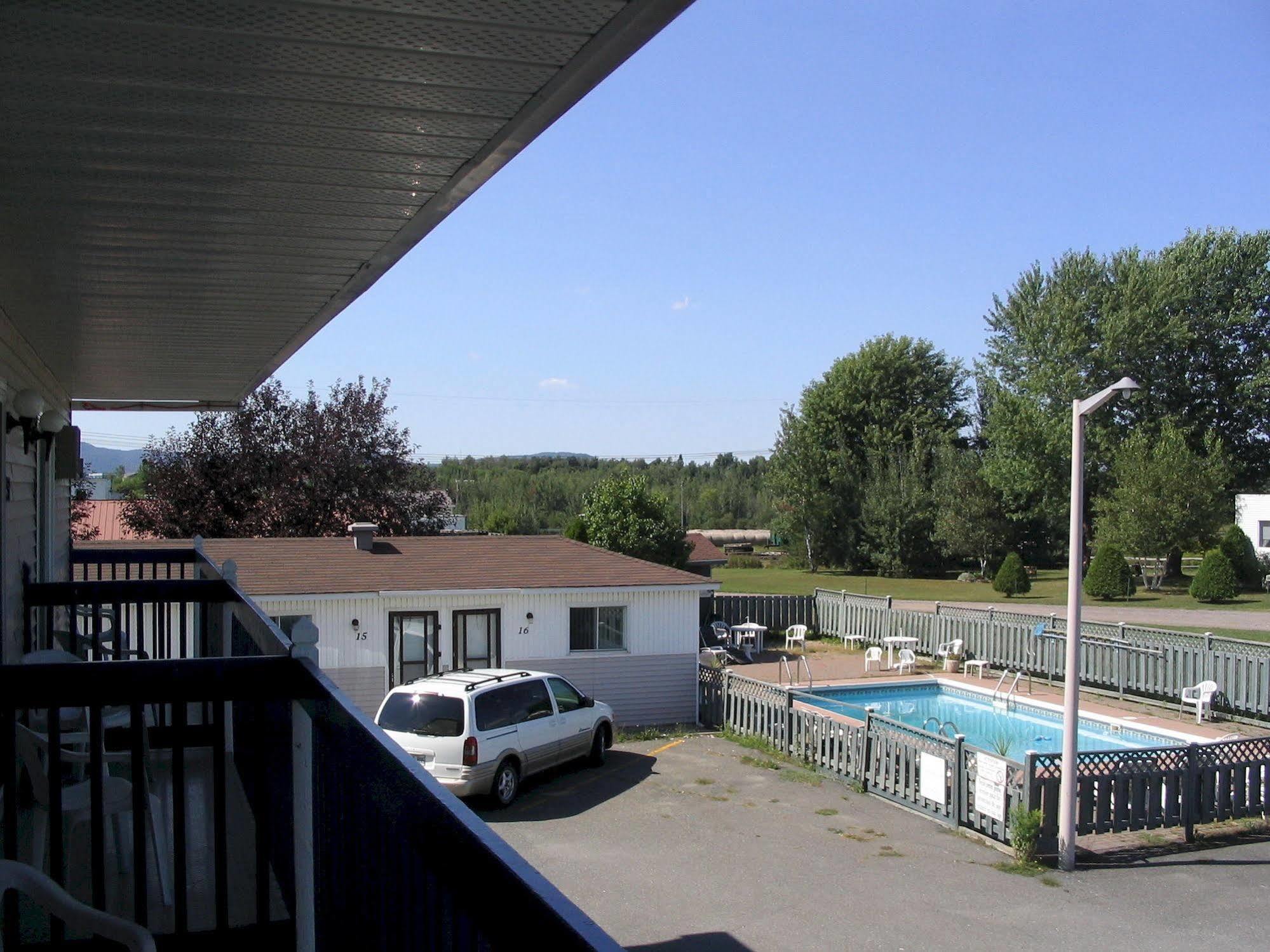 Hotel Motel Granby Extérieur photo